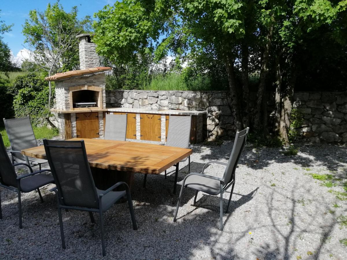 Apartma Louis Dutovlje Exterior foto