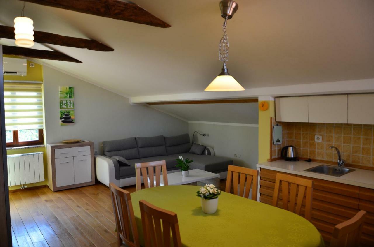 Apartma Louis Dutovlje Exterior foto