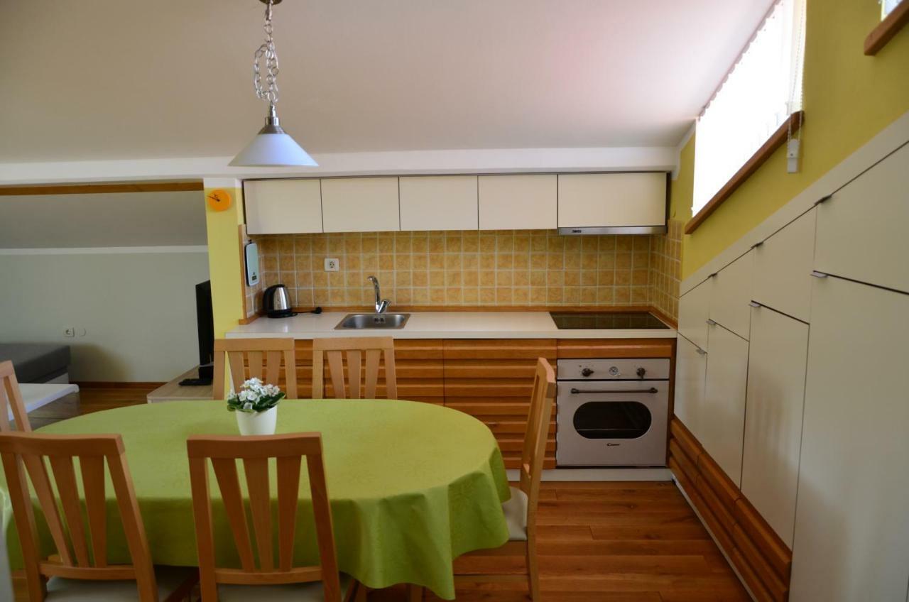 Apartma Louis Dutovlje Exterior foto