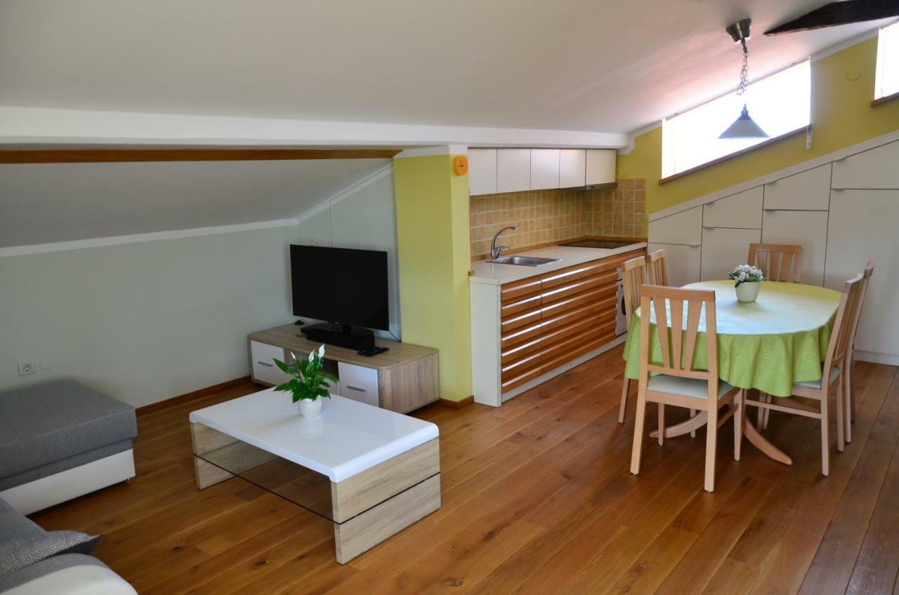 Apartma Louis Dutovlje Exterior foto