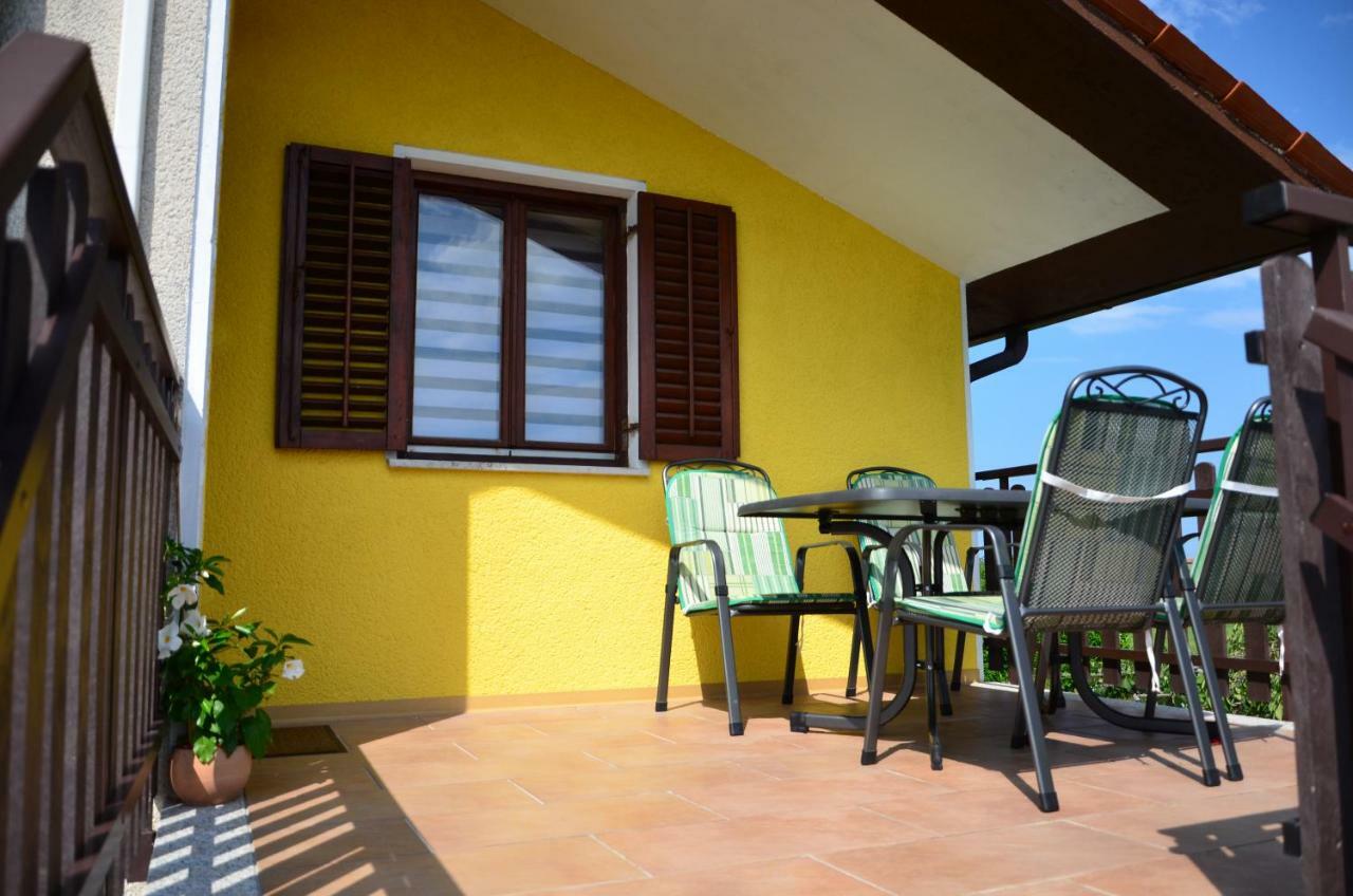 Apartma Louis Dutovlje Exterior foto
