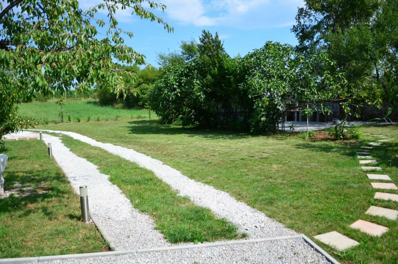 Apartma Louis Dutovlje Exterior foto